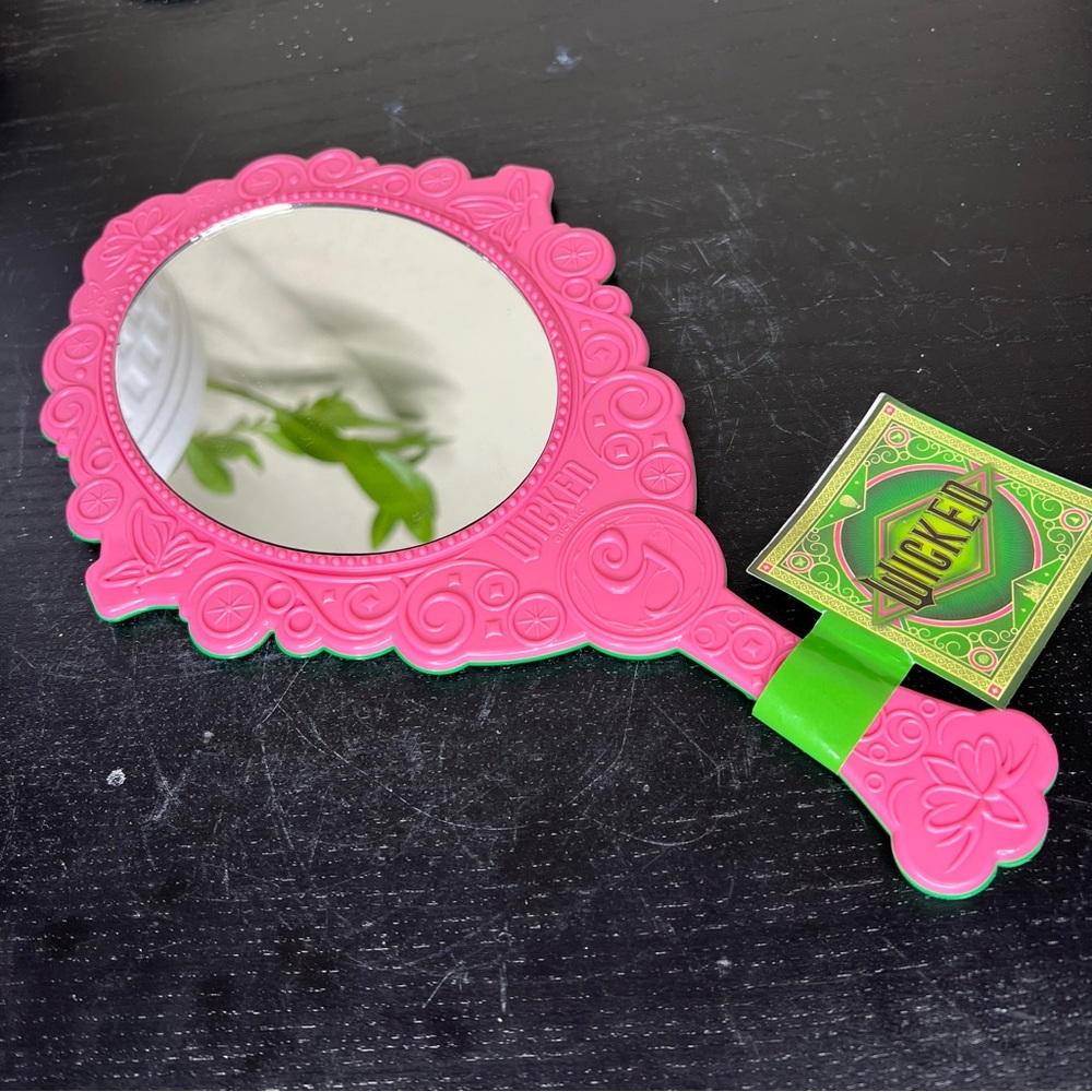 NEW Target Bullseye Playground Wicked Double Sided Mirror - Picture 2 of 4